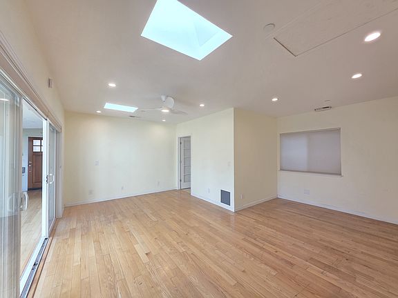 3rd image of 865 Briarwood Way