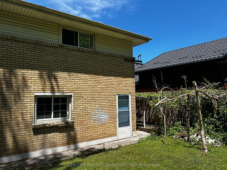 699 Huron St #A — Photo 32