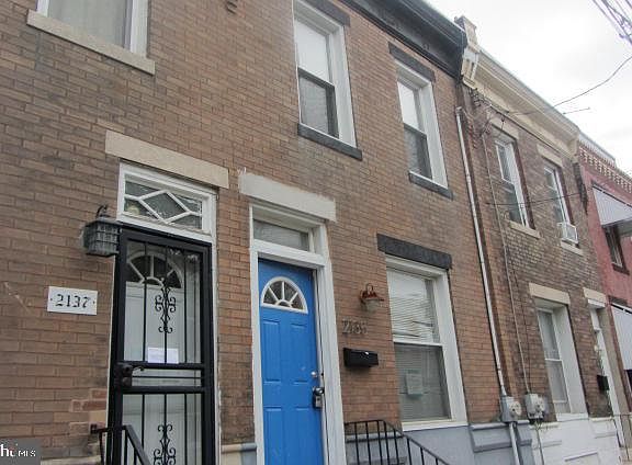2nd image of 2135 Sigel St