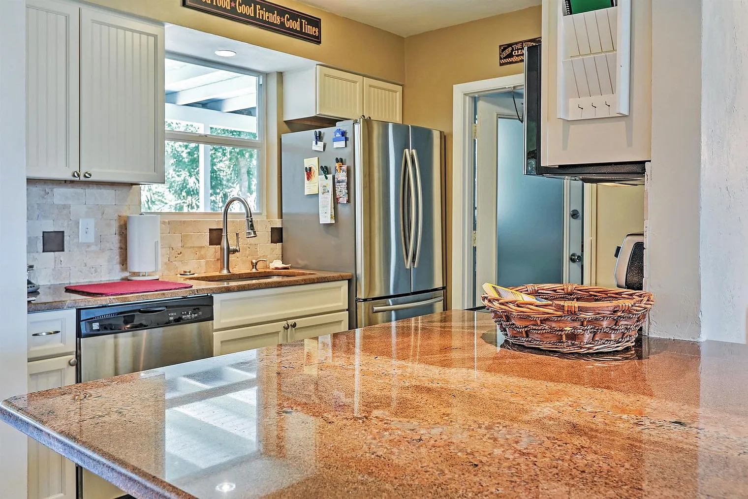 2 bed, 2.0 bath, 1280 sqft, $4,419 — Photo 4