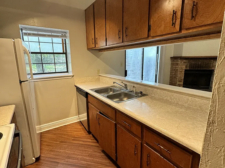 1211 Stone Greene St — Photo 13