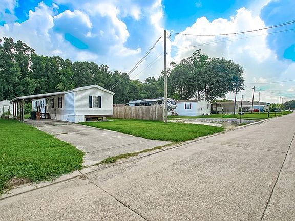 2nd image of 124 Cedar Dr