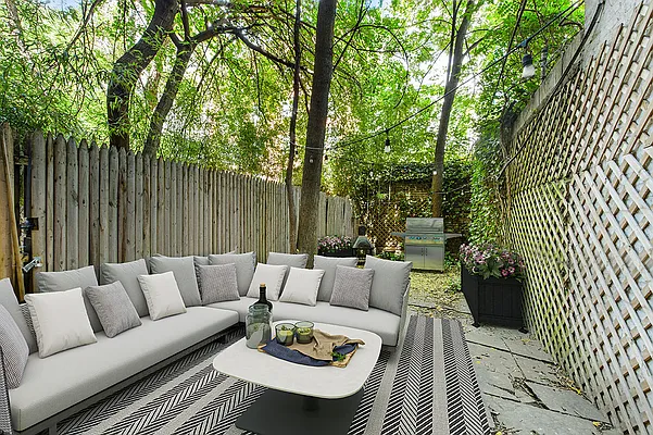 Rented by Compass | media 16