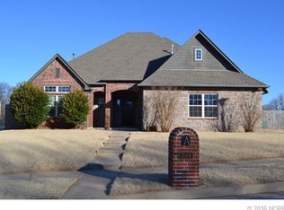 3506 S Walnut Creek Pl W, Sand Springs, OK 74063