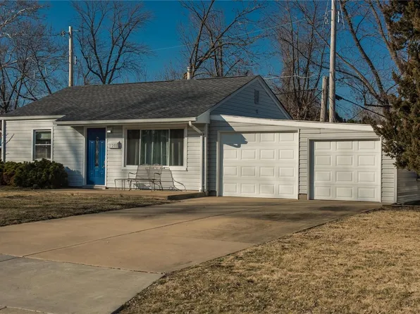 11201 Saint Clement Ln, Saint Ann, MO 63074