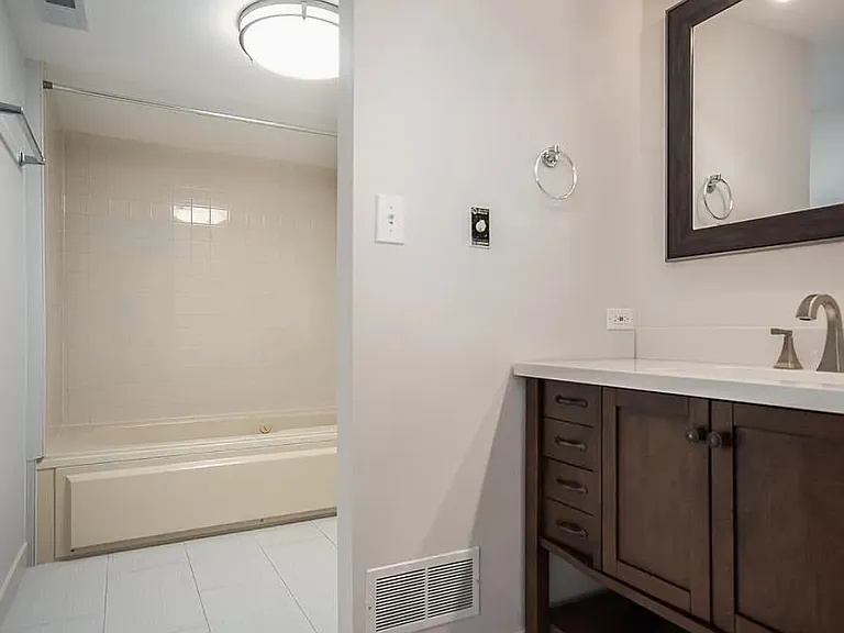 6040 Lake Bluff Dr #402 — Photo 11