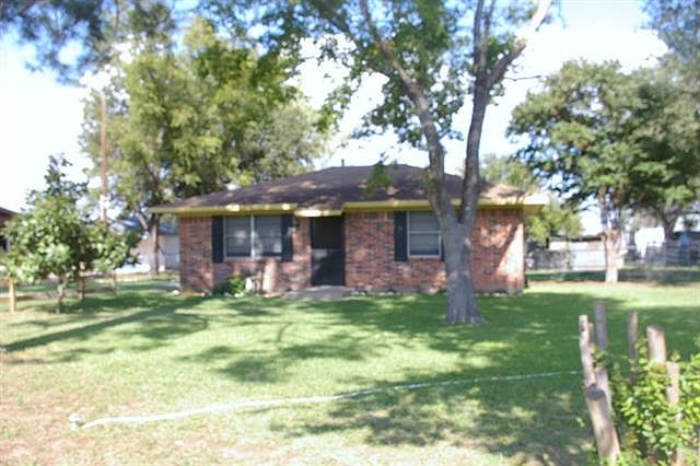 1st image of 305 Kaufman St