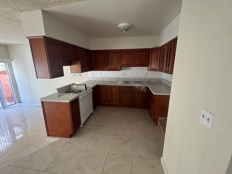 13113 Cypress St #15 — Photo 6