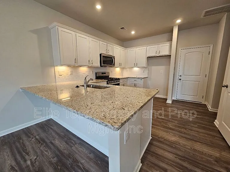 5416 Kings Ridge Dr — Photo 7