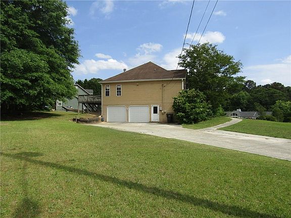 2nd image of 1322 Cooper Rd