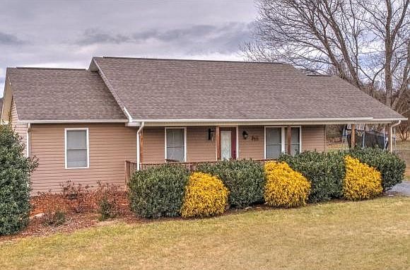 1st image of 326 Oak Trl