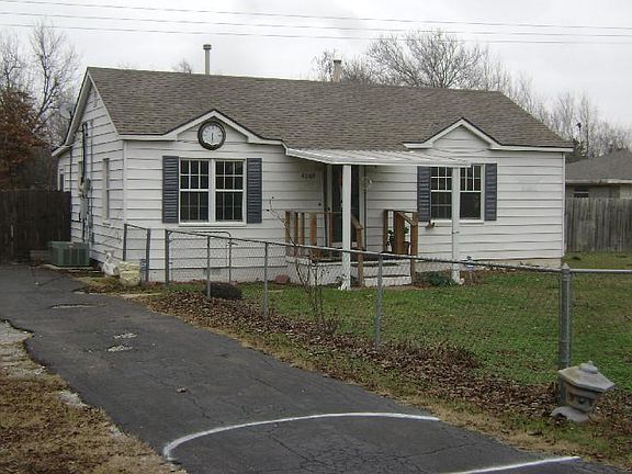 2nd image of 4009 Pearl Way