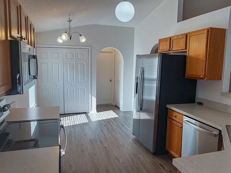 7867 Country Chase Ave — Photo 3
