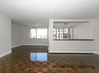 9 Deer Park Cres #903, Toronto, ON M4V 2C4