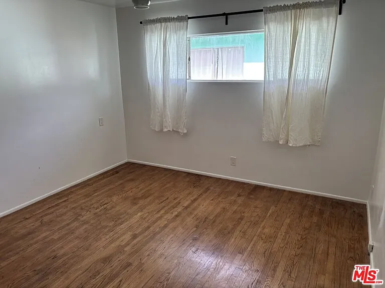 366 E Hillsdale St — Photo 10