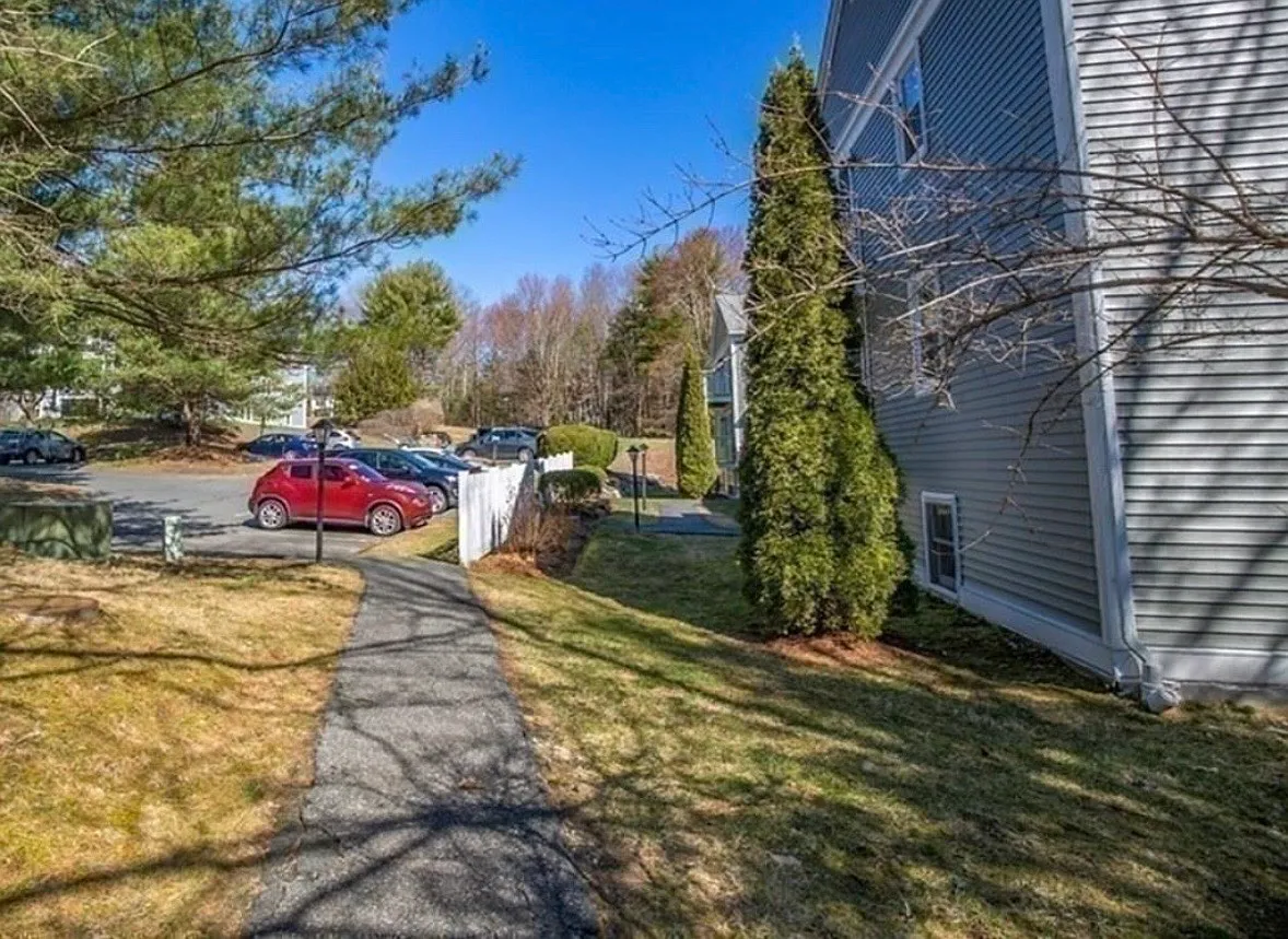2 bed, 1.5 bath, 1080 sqft, $2,200 — Photo 3