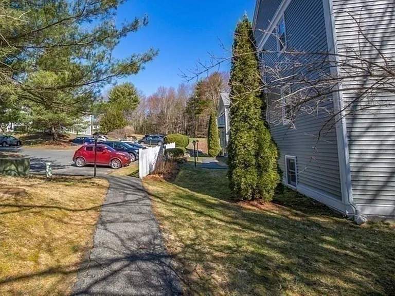 48 Evergreen Rd #114 — Photo 3