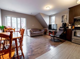 355 Gilmour St #33, Ottawa, ON K2P 0R1