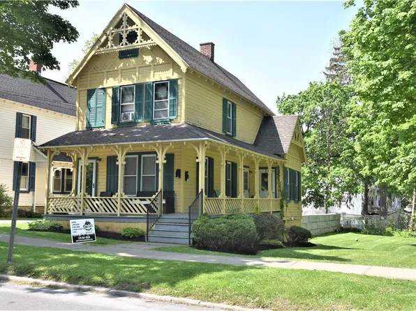 6 Fountain St, Clinton, NY 13323