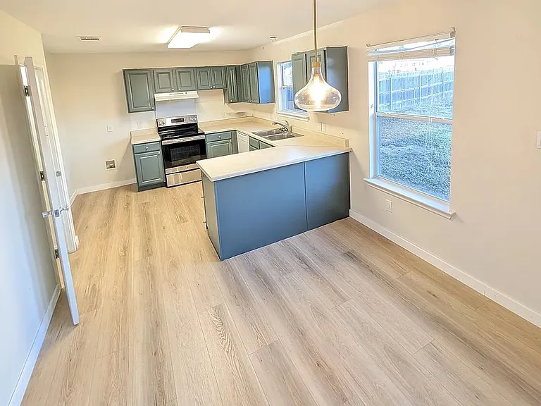 222 Phillips St — Photo 11