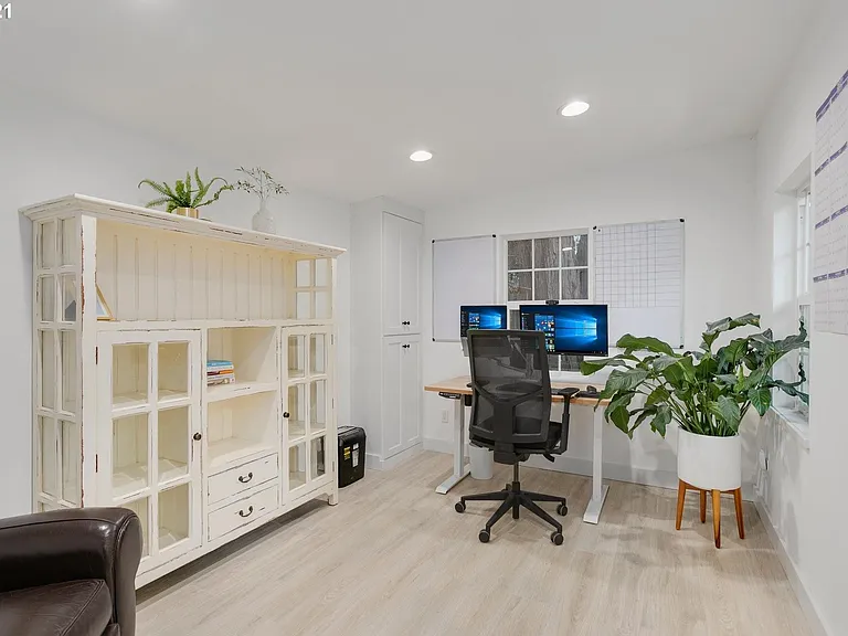3155 Upper Dr — Photo 22