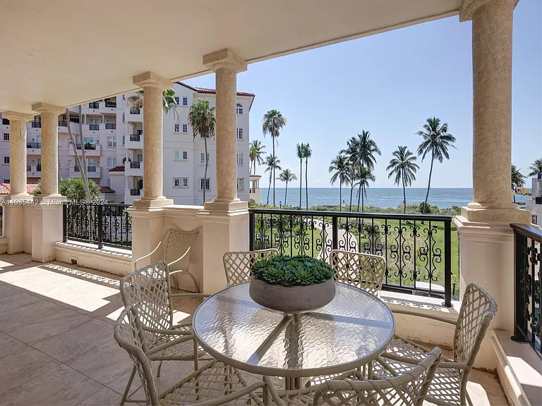 19223 Fisher Island Dr #19223 — Photo 35