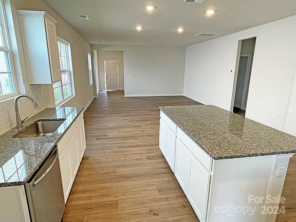 5th image of 2338 Trollinger Dr