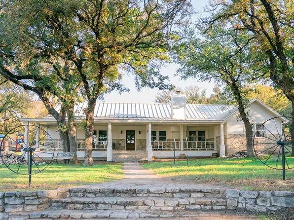 355 Carmen St, Azle, TX 76020