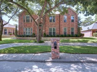 924 Plantation Dr, Desoto, TX 75115