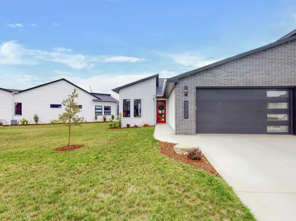 352 Aldon Cir, Green Bay, WI 54304