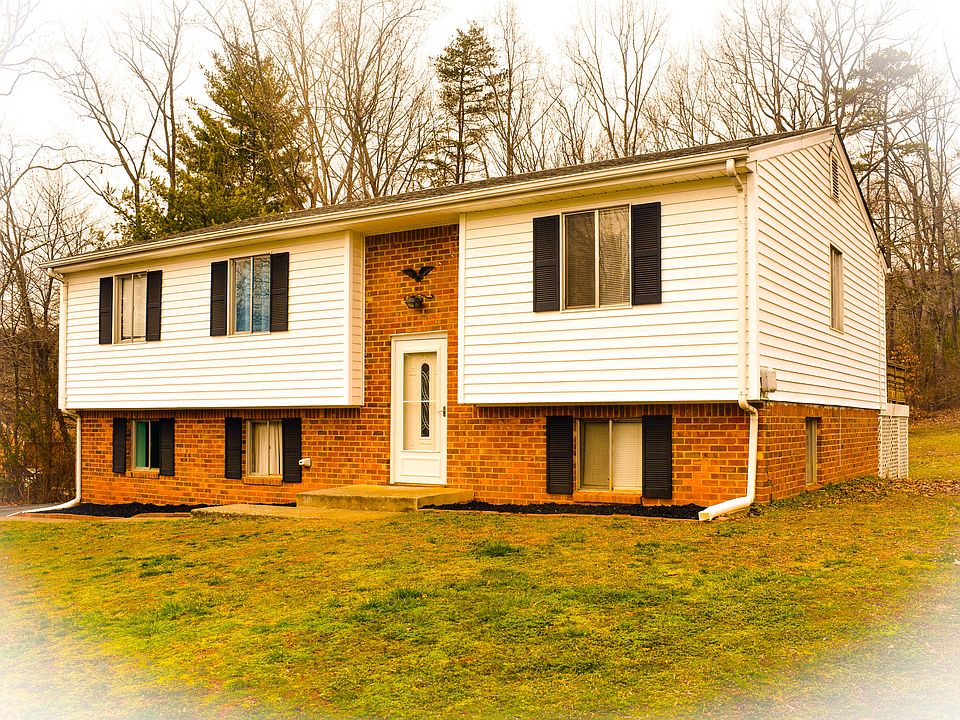 1st image of 2705 Creekwood Dr