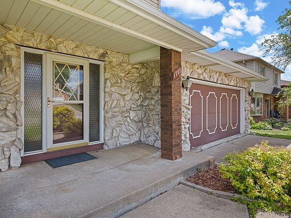 4th image of 1705 Queens Dr