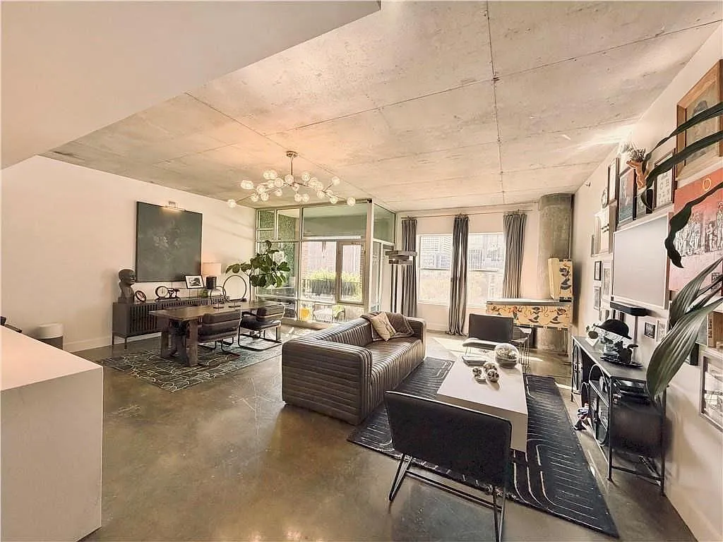 1 bed, 1.0 bath, 1085 sqft, $2,600 — Photo 3