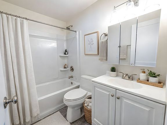 5th image of 5121 17th Ave NW APT 25