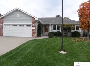 2817 Tara Hills Cir, Council Bluffs, IA 51503