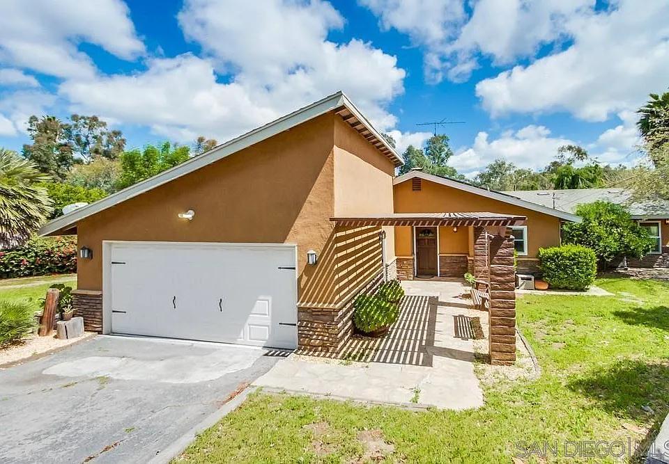 1566 La Vine Ln
