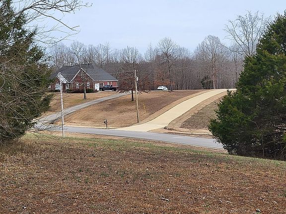 View across Ridgecrest Ln