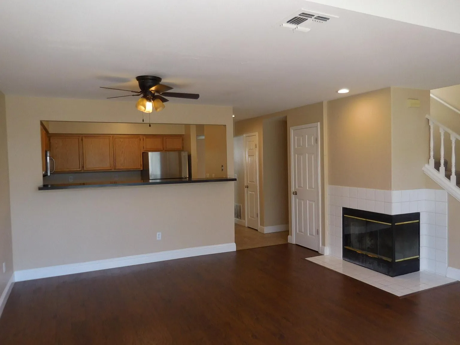 2 bed, 2.5 bath, 1288 sqft, $2,800 — Photo 3