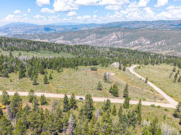 17602 S Wolf Creek Cir, Spanish Fork, UT 84660