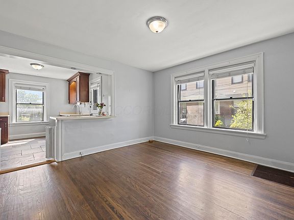 5th image of 1242 Grandview Ave