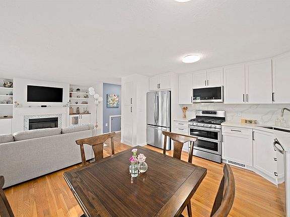5th image of 36 Maple St Unit 36