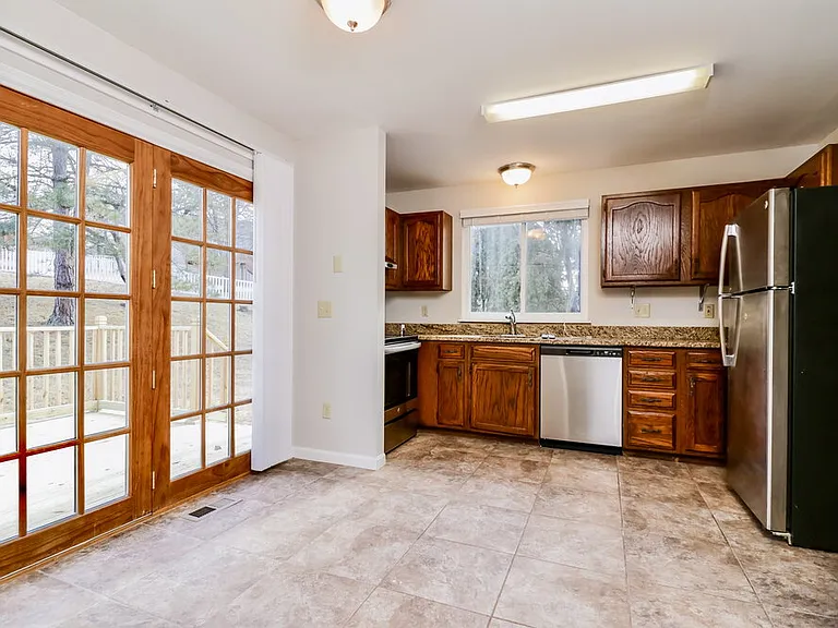 17 Hollow Tree Ct — Photo 8