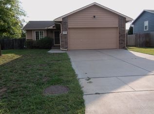 1720 N Blue Ridge Ct, Mulvane, KS 67110