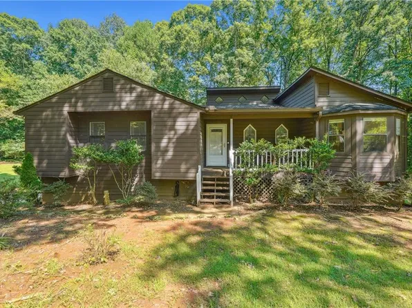 1283 Blazing Rdg W, Lawrenceville, GA 30046