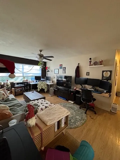 Building Photo - 902 SW 7th Ave #2
