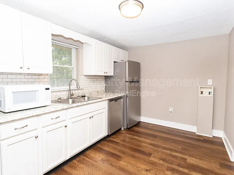403 Warren St — Photo 3
