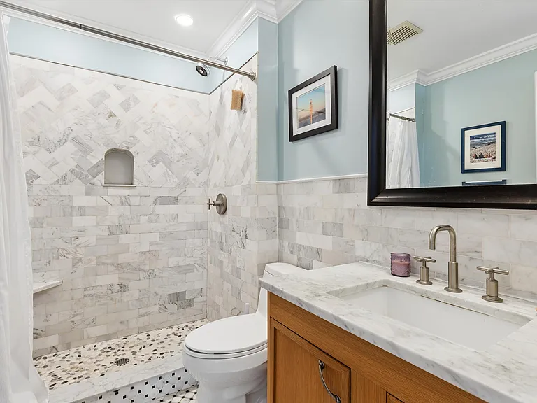 179 Redwood Rd — Photo 13