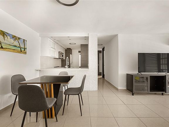 4th image of 7 Avenida Laguna #2H