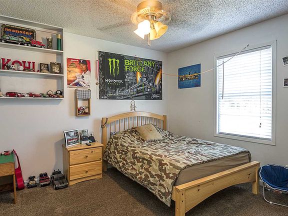 5th image of 204 N Ward Dr