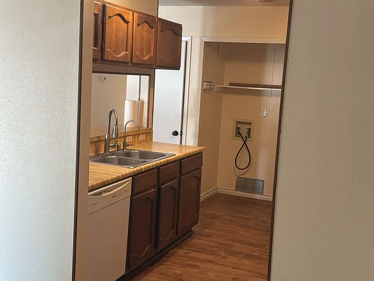 1334 Bitterlake — Photo 17